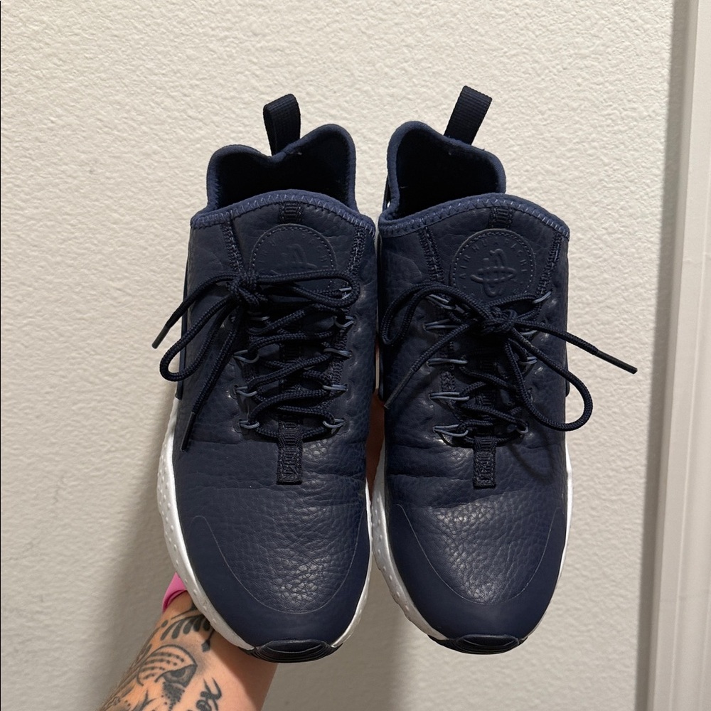 Nike Huarache Navy and White - Picture 3 of 5